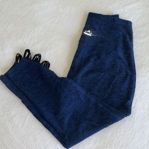 Beyond yoga crop pants cross cross M